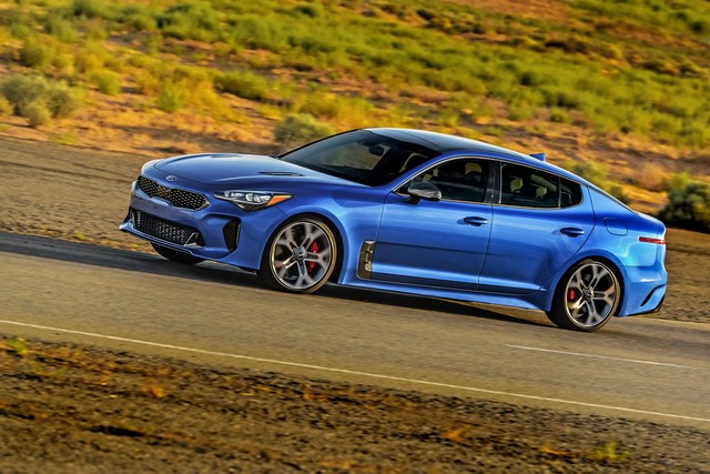 Kia Stinger 2018 lo gia ban chi 725 trieu dong-Hinh-11